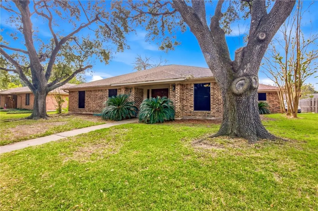203 Wilshire Drive, Victoria, TX 77904 - #1