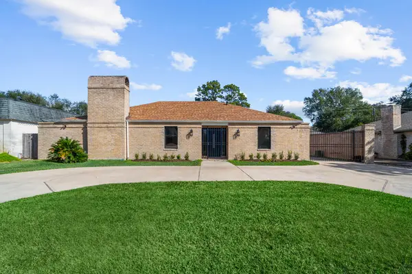 3031 Fairway Drive, Sugar Land, TX 77478
