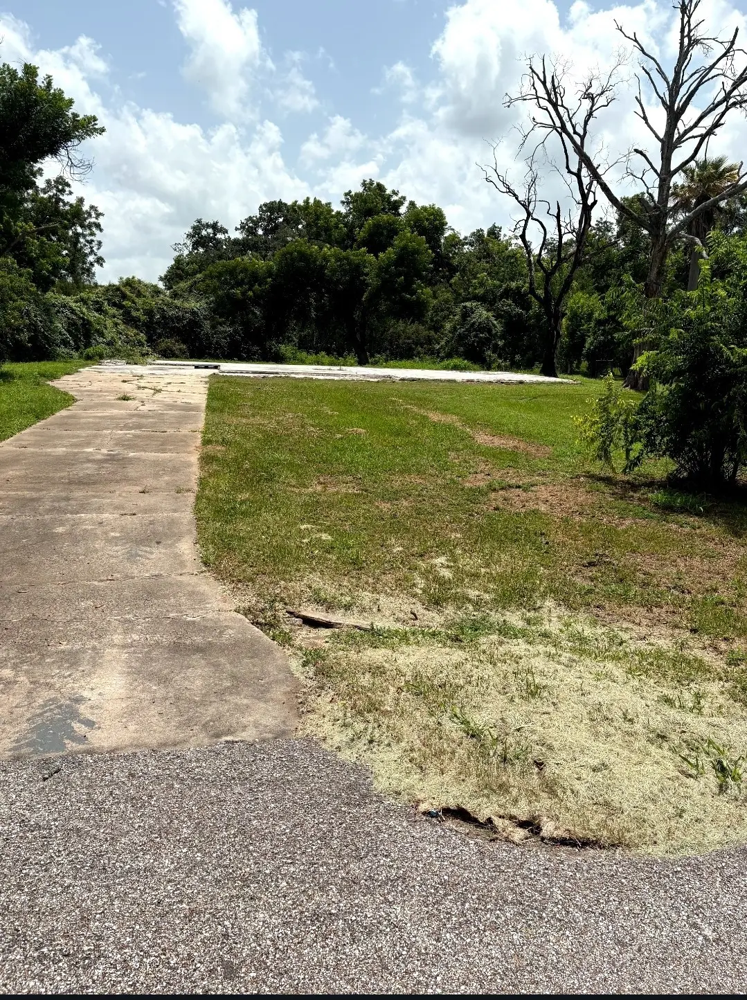 317 Southern Oaks Dr, Lake Jackson, TX 77566 - #1