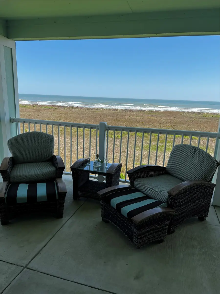 4221 Grassy Pointe Drive #301, Galveston, TX 77554 - Image #2