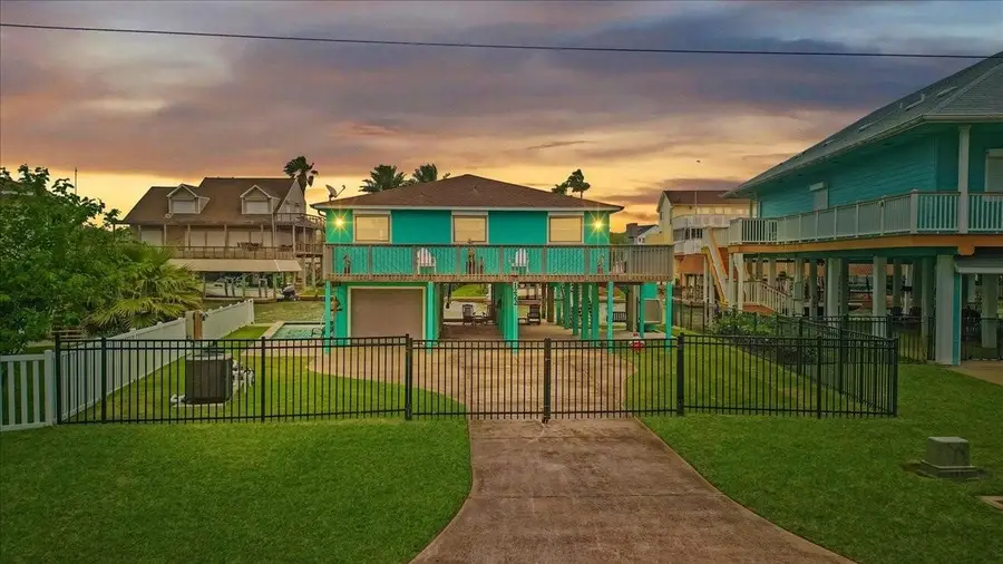 1222 Oahu Drive, Galveston, TX 77554 - #2