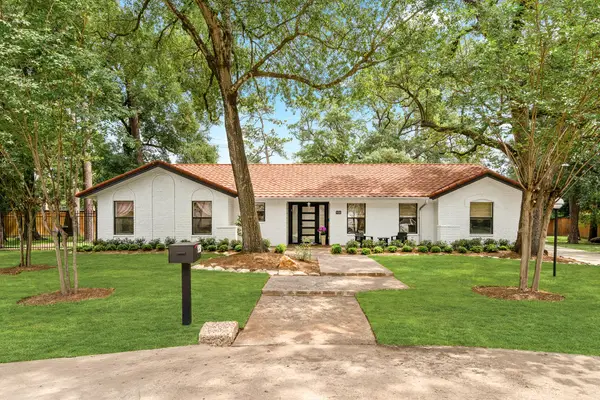938 Magdalene Drive, Hedwig Village, TX 77024