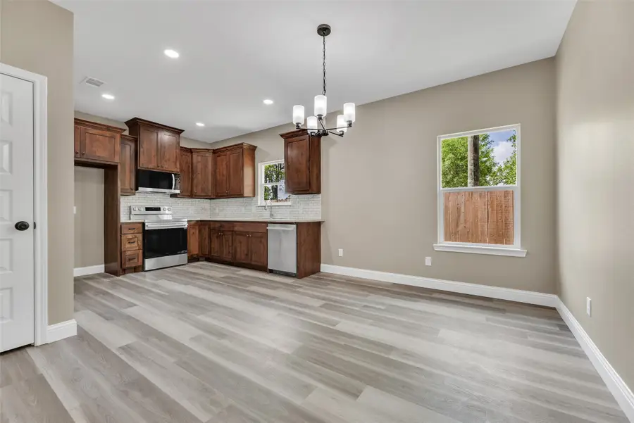 905 B W Virginia Street, Navasota, TX 77868 - #2