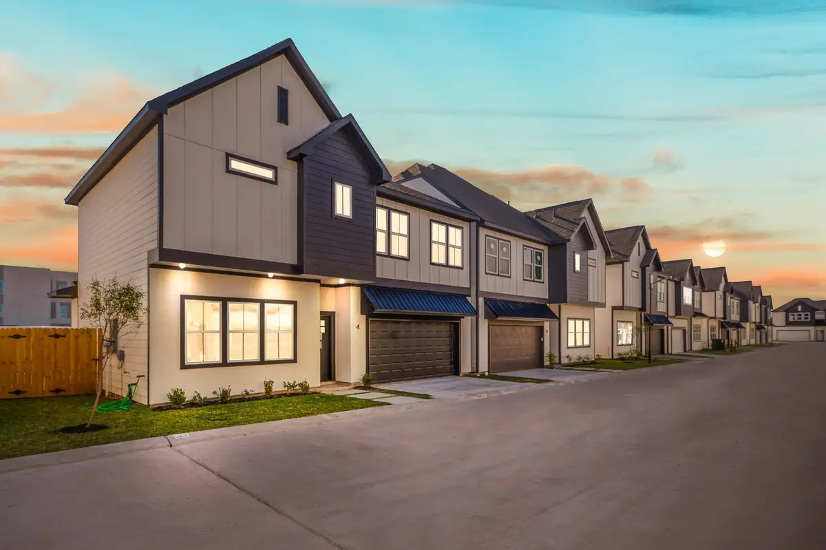 6702 Metro Blvd #4, Houston, TX 77083 - Image #1