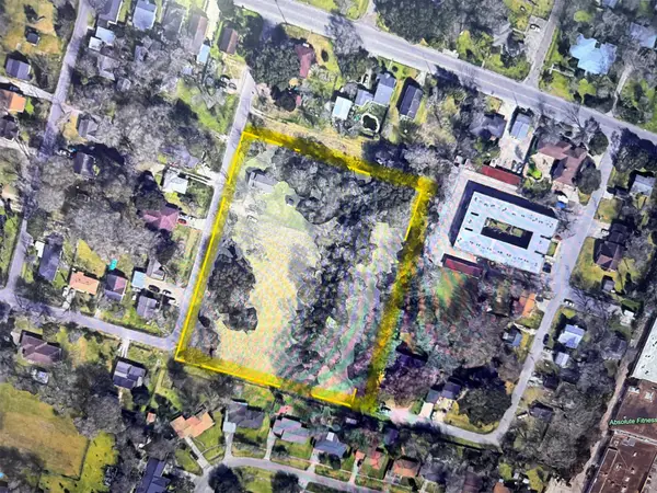 416 N Tinsley St Street, Angleton, TX 77515