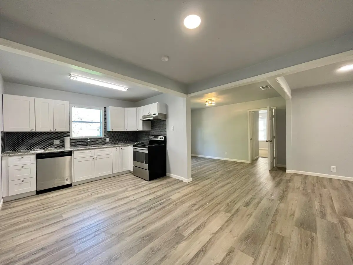 150 Huisache Street, Lake Jackson, TX 77566 - Image #1