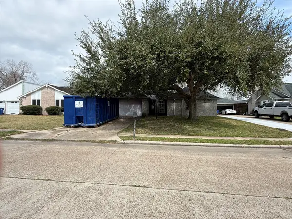 1321 Sagebrush Street, Angleton, TX 77515