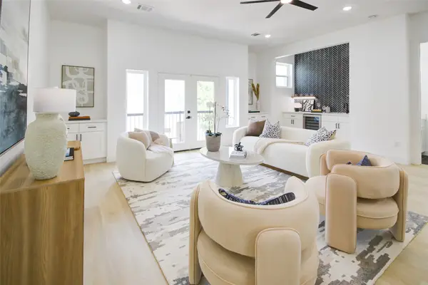 1214 W 24th Street #E, Houston, TX 77008