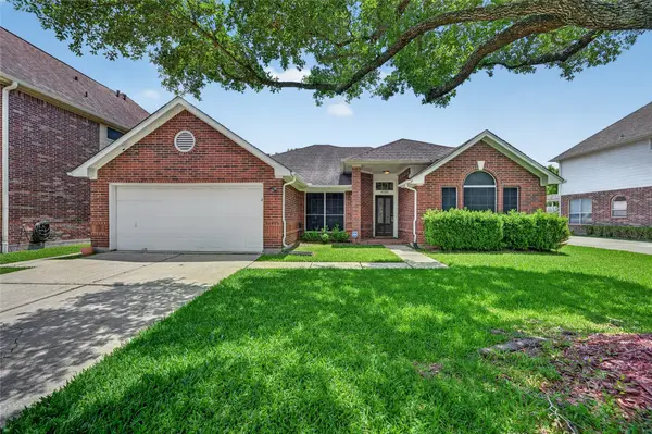 4535 Backenberry Drive, Friendswood, TX 77546