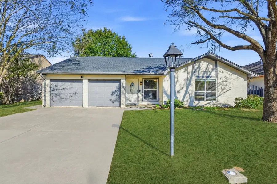 9203 Kirkmont Drive, Houston, TX 77089 - Image #2