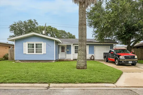 6605 Fairway Drive, Galveston, TX 77551