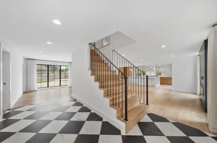 819 Silvergate Drive, Houston, TX 77079 - #2