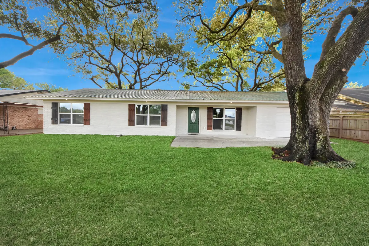 227 Highway 90 E, Sealy, TX 77474 - #1