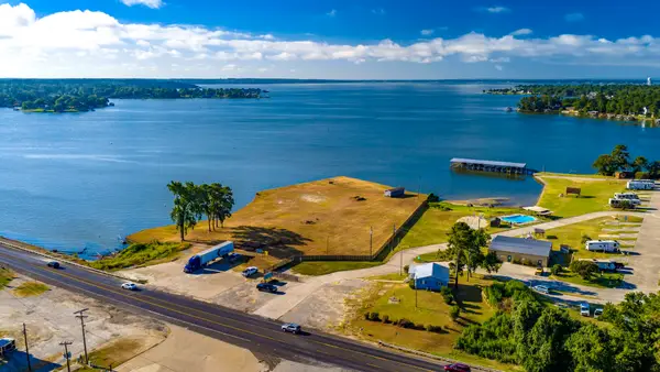 13107 Us Highway 190 W, Onalaska, TX 77360