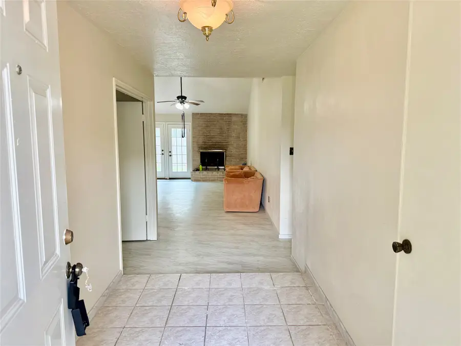 2802 Valley Forest Drive, Missouri City, TX 77489 - Image #2