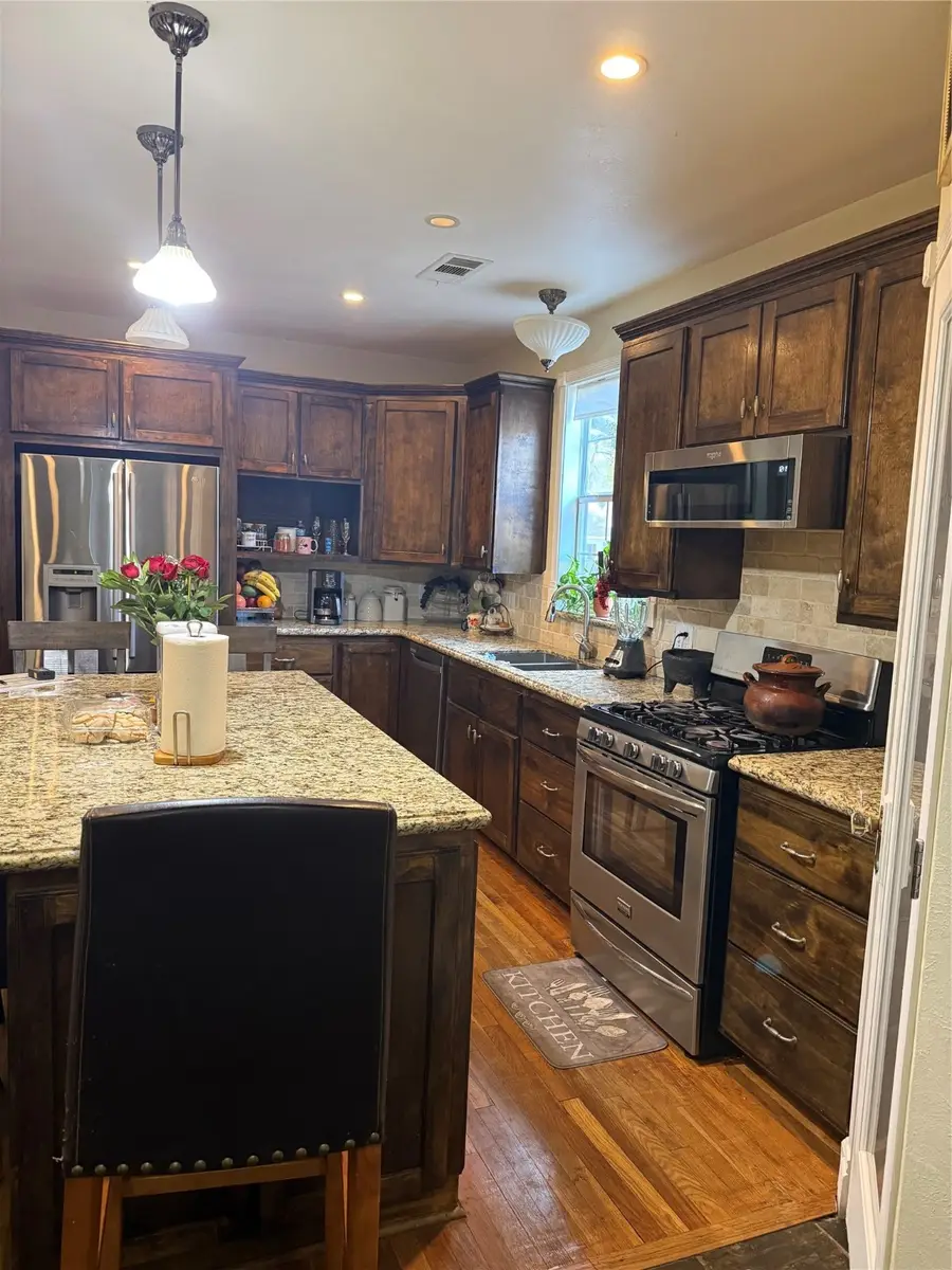 404 Clark Street N, Eagle Lake, TX 77434 - Image #3