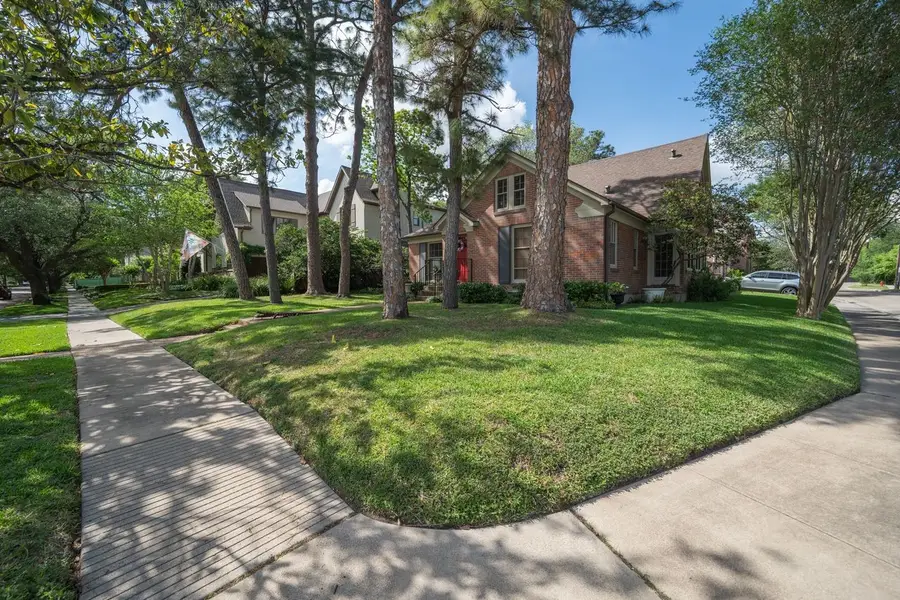 3702 Sunset Boulevard, West University Place, TX 77005 - #3