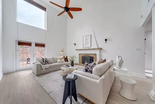 516 S Post Oak Lane #18, Houston, TX 77056