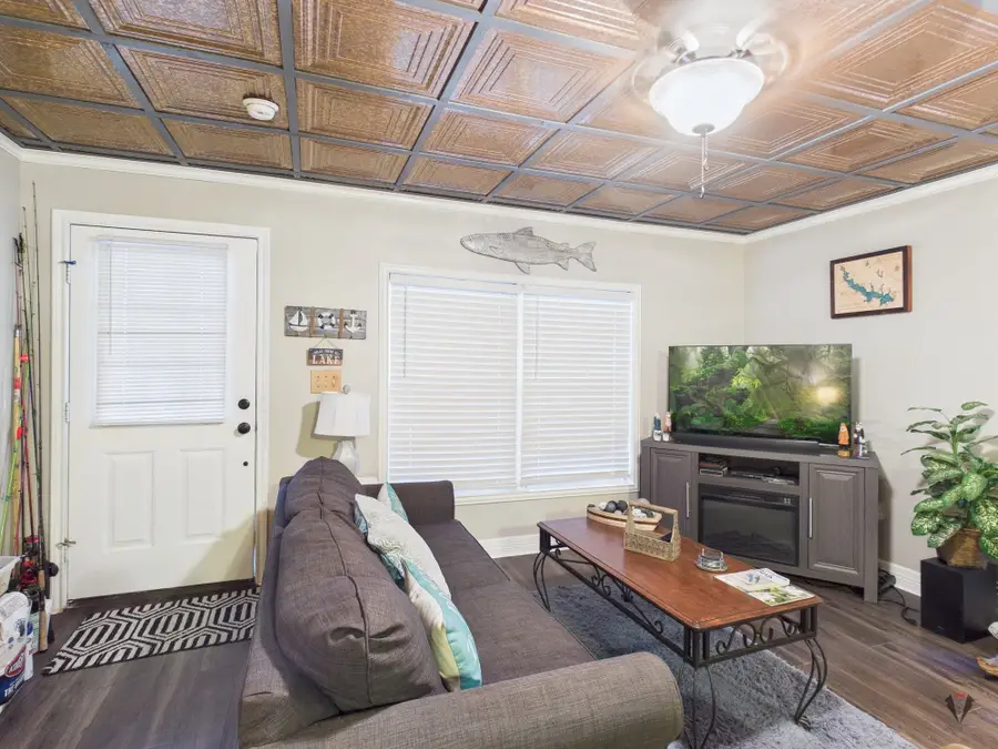 1068 Holiday Harbor Drive, Jefferson, TX 75657 - Image #3