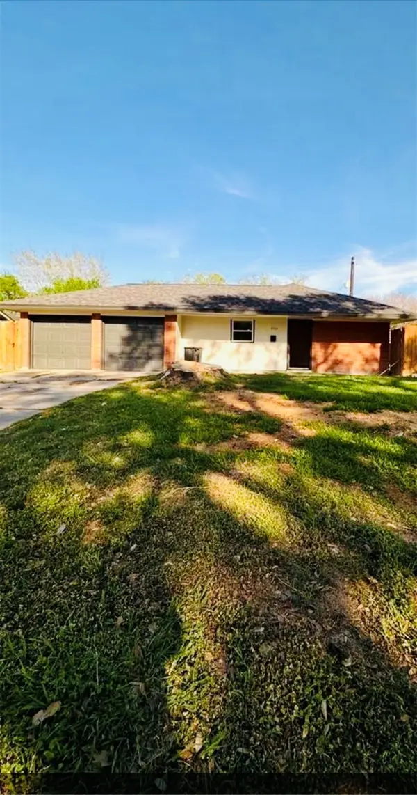 8733 Lugary Drive, Houston, TX 77074