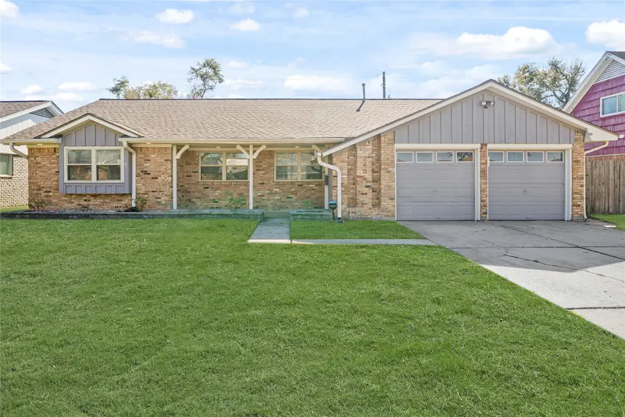 2406 Willowby Drive, Houston, TX 77008 - Image #2