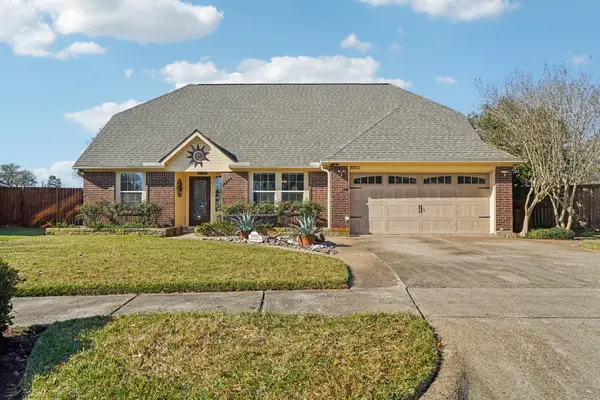 10822 W Dogwood Drive, La Porte, TX 77571