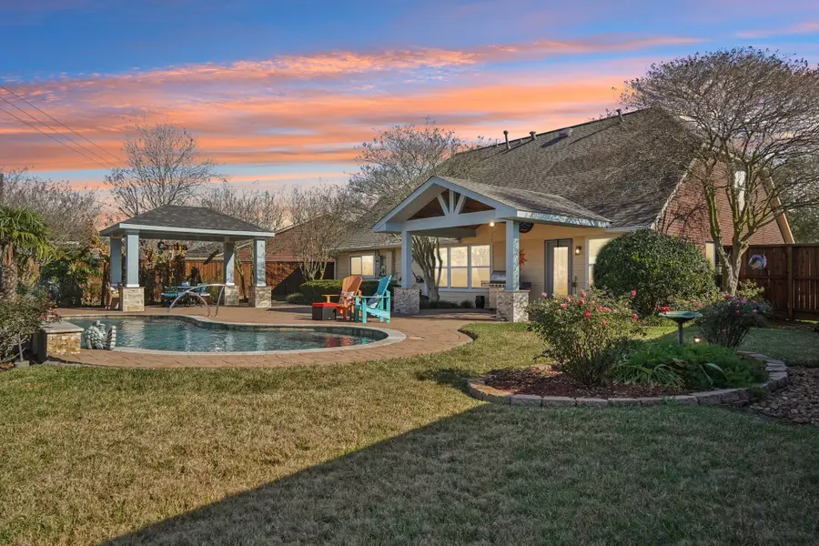 10822 W Dogwood Drive, La Porte, TX 77571 - Image #2