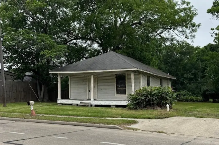 2392 Delaware Street, Beaumont, TX 77703 - #3