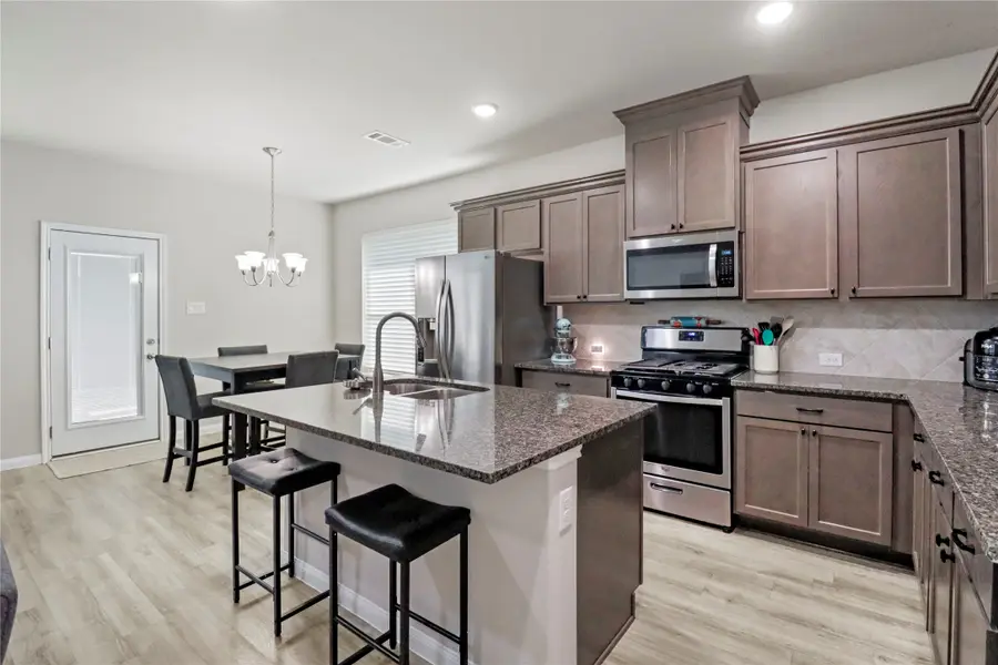 765 Rosewood Lane, Angleton, TX 77515 - Image #3