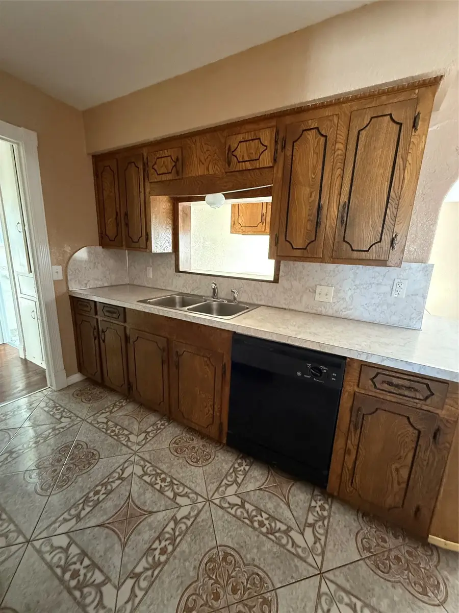 406 Gardenia Street, Lake Jackson, TX 77566 - Image #3