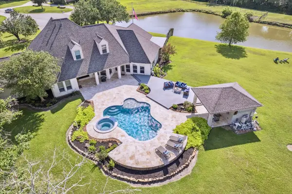 2904 Bridle Path Lane, Friendswood, TX 77546