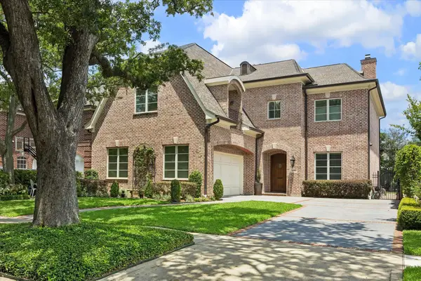 3752 Robinhood Street, Houston, TX 77005