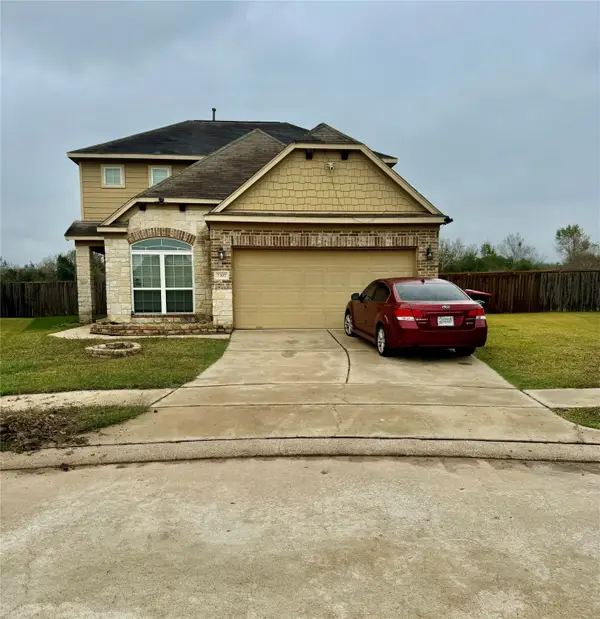 2307 Cloudy Bay Drive, Fresno, TX 77545