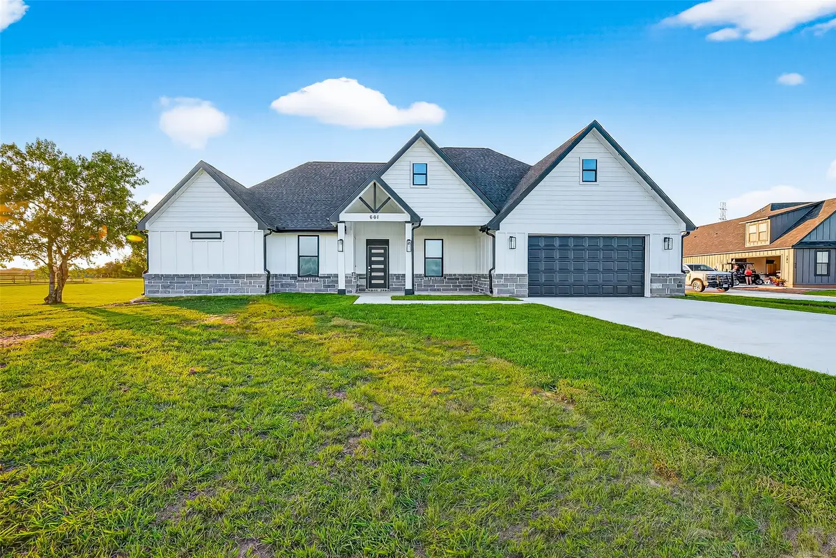 661 Angus Trail, Angleton, TX 77515 - #1