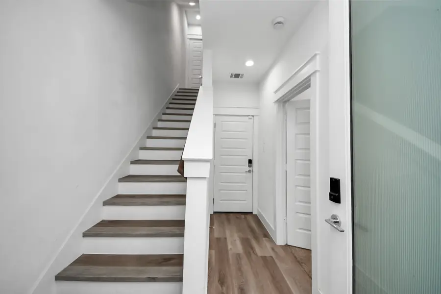 531 Schweikhardt Street, Houston, TX 77020 - Image #2