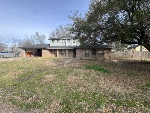 905 W 12th Street, Clarksville, TX 75426