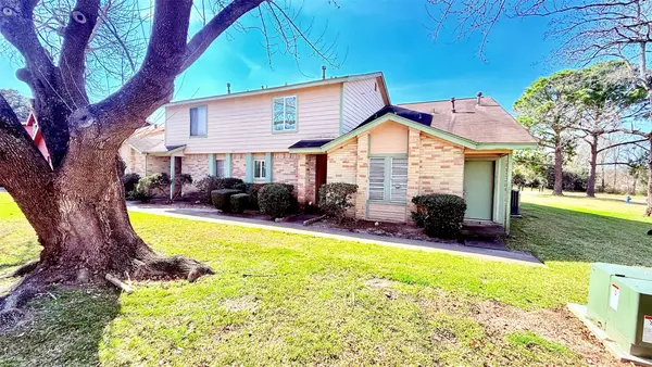 1927 Country Village Boulevard #B, Humble, TX 77338