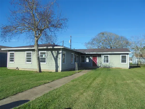 1736 Lynn Lane, Freeport, TX 77541