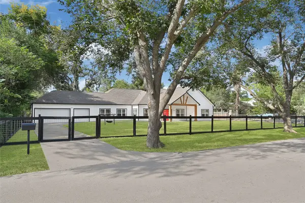 7045 Cayton Street, Houston, TX 77061