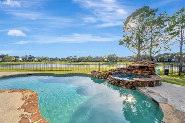 1029 Summer Cape Circle, League City, TX 77573