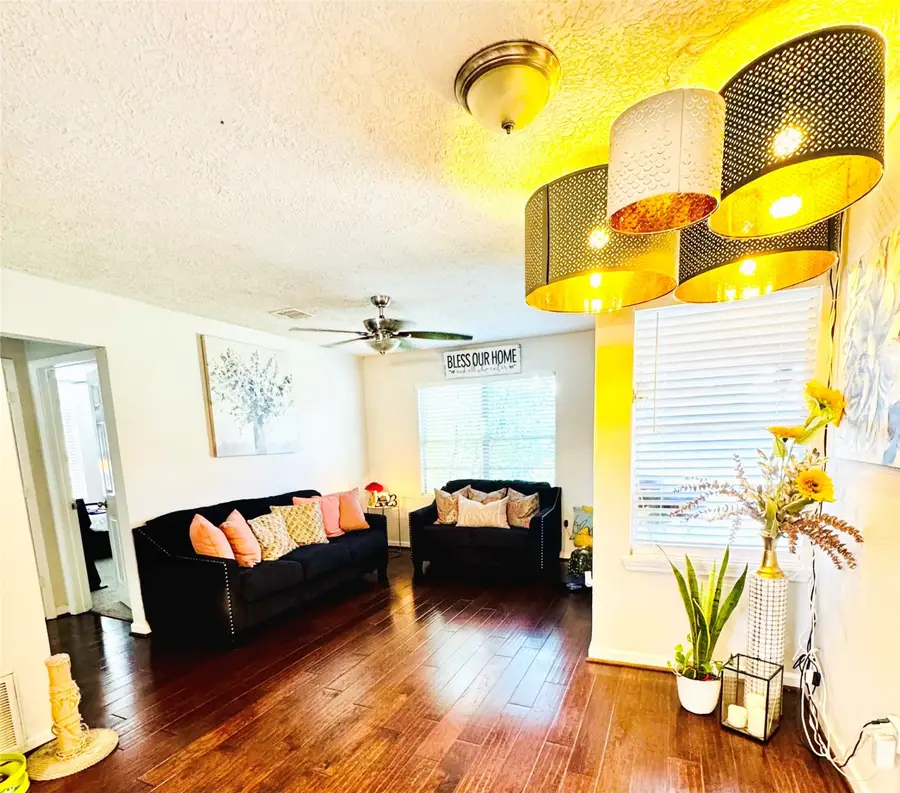 503 S Kansas Street, La Porte, TX 77571 - Image #2