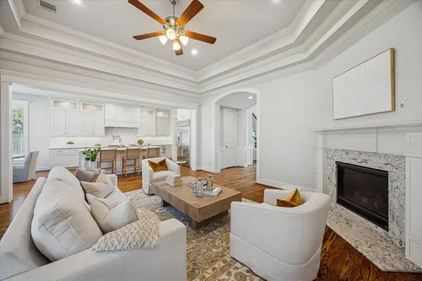 1802 Wakefield Drive, Houston, TX 77018