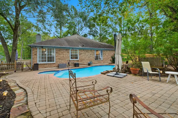 60 W Twinberry Place, The Woodlands, TX 77381