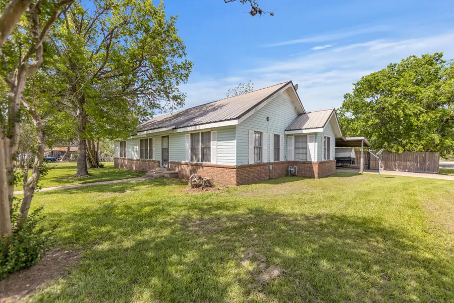 211 15th Street, Hempstead, TX 77445 - #2