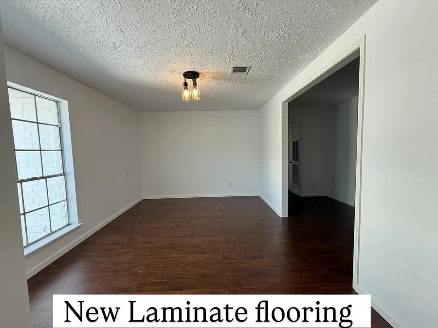 501 Valley Brook Drive, La Porte, TX 77571 - Image #3