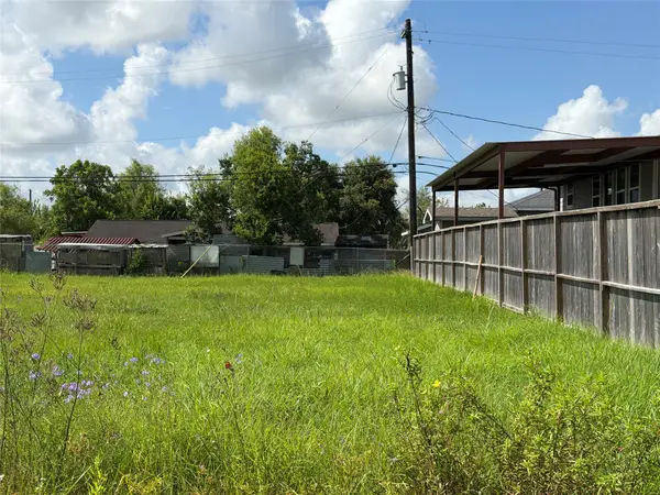 4950 Almeda School Road, Rosharon, TX 77583