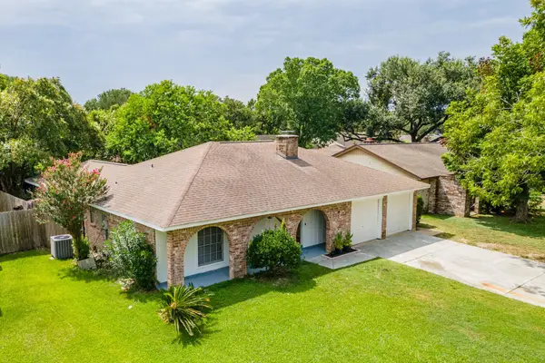8819 Stone Brook Lane, Houston, TX 77040