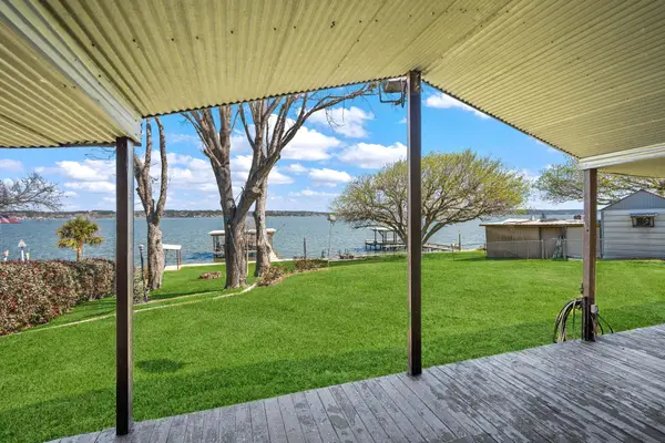 207 Vivian Road, Onalaska, TX 77360