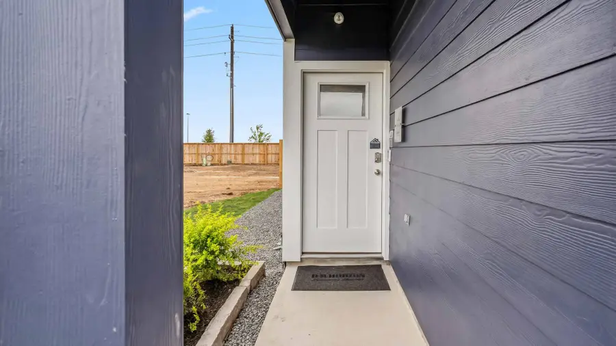 965 Mansfield Lane, Houston, TX 77091 - Image #2