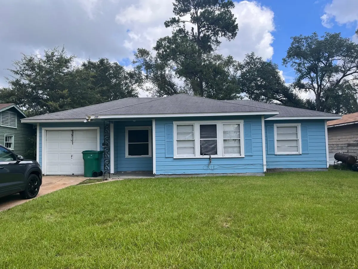 4 Childers Drive, Orange, TX 77630 - Image #1